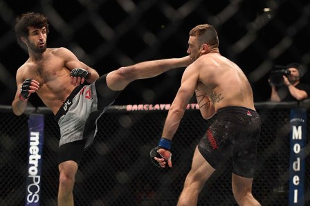 zabit-magomedsharipov-kyle-bochniak-ufc-223-5.jpg